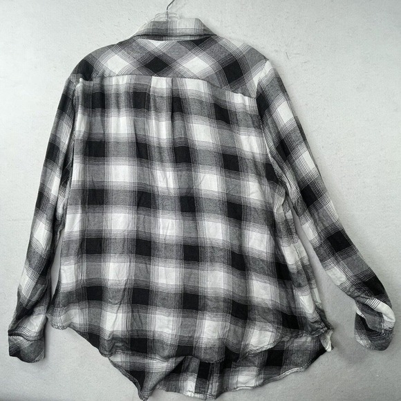 Torrid 2 Women’s Plus Size 2X Black & White Plaid Button Down Shirt Top - Picture 8 of 14